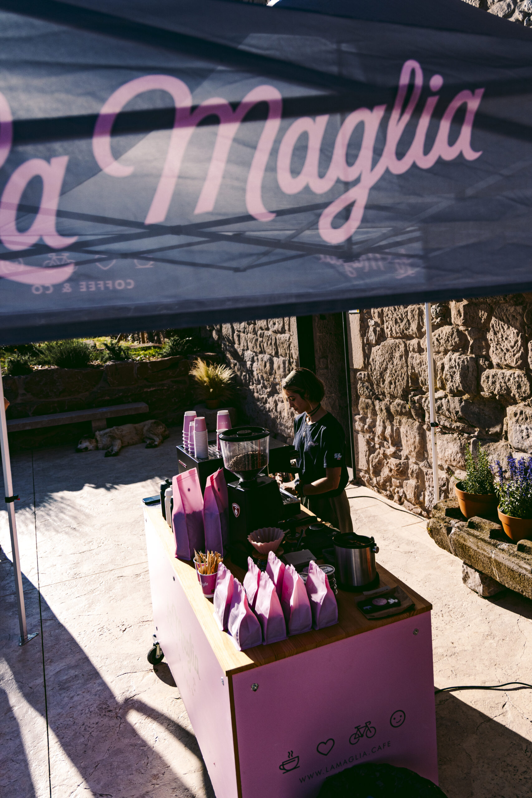 El punt de cafè de La Maglia al pati de La Serra